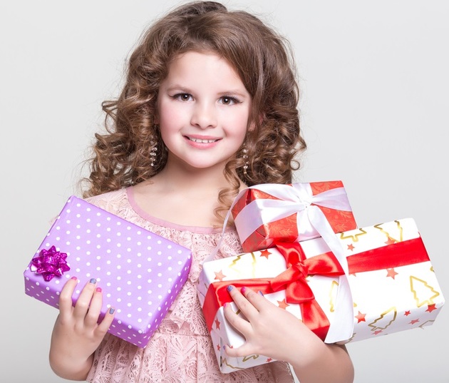 Выбор подарков для девочки: идеи и советы