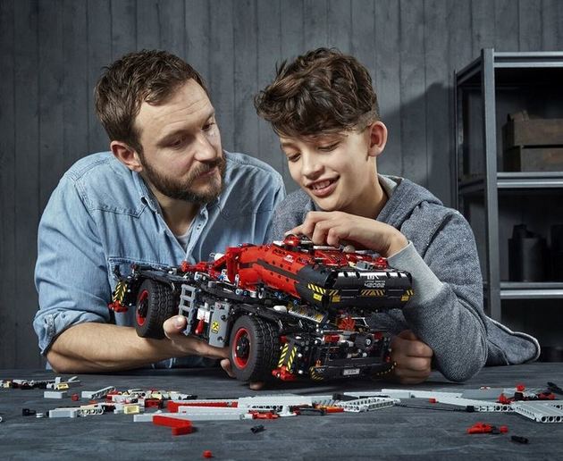 Lego Technic Ferrari:      